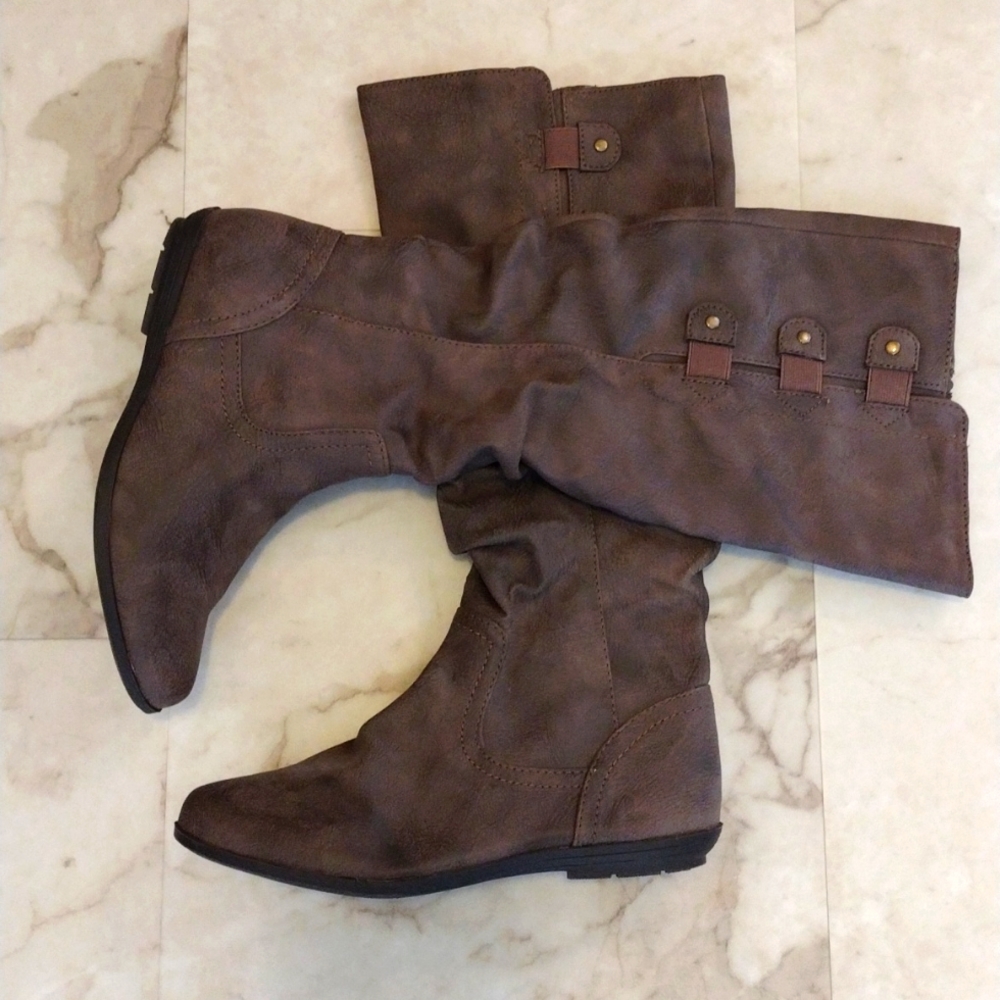 Cliffs By White Mountain Boots.